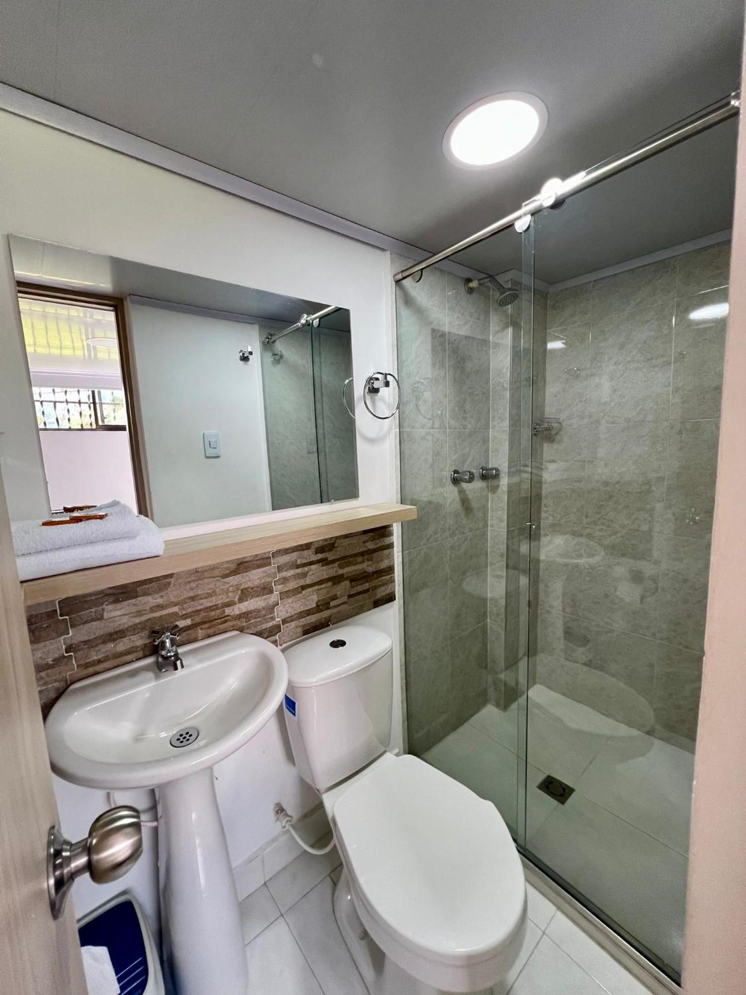 Hotel Adel Manizales Eksteriør bilde