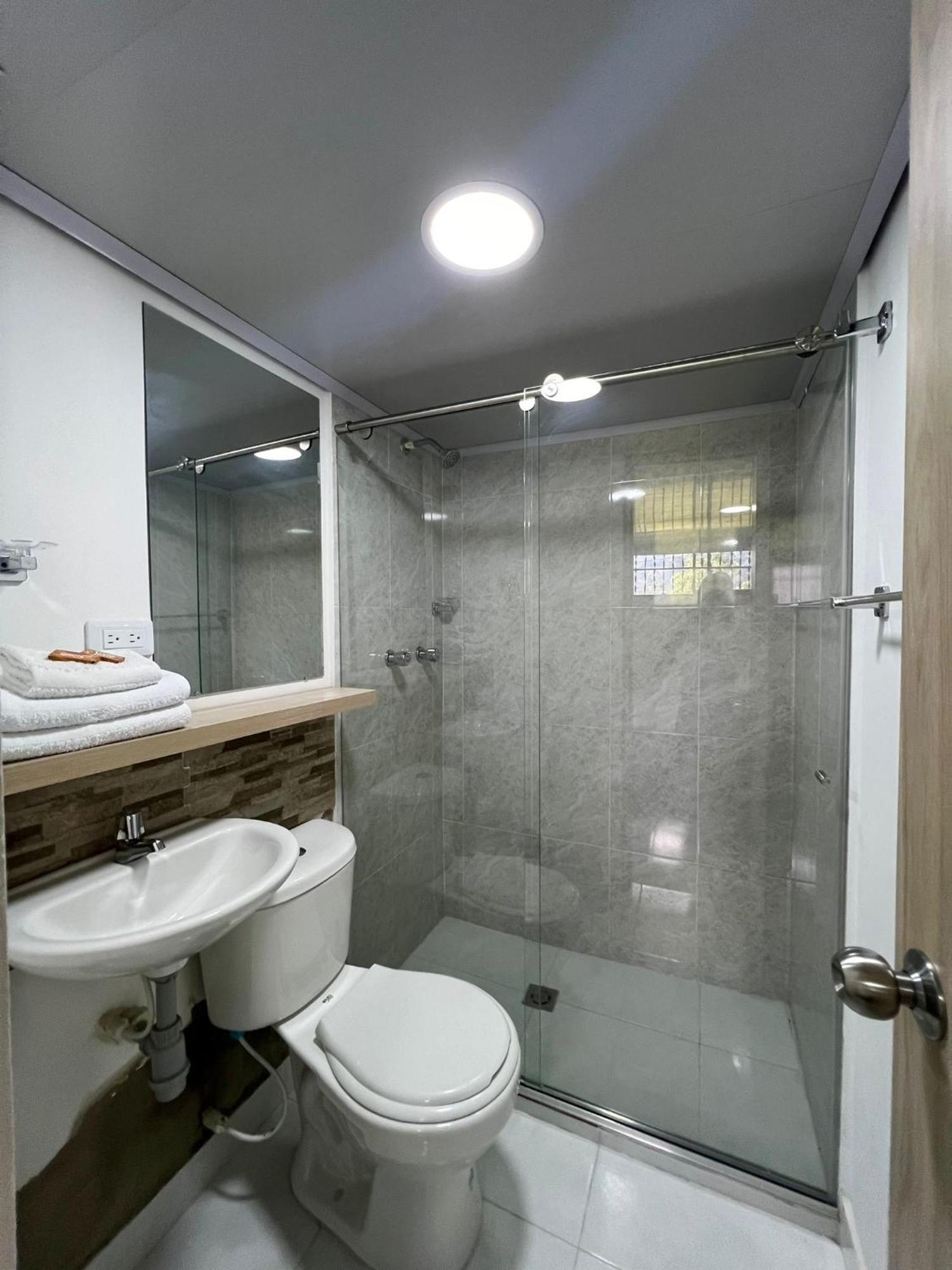 Hotel Adel Manizales Eksteriør bilde